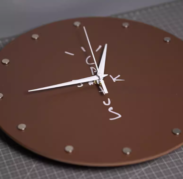 Mini Sneaker Clock : Cactus Jack Travis