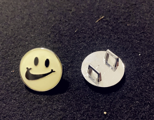 2PC Smiley Swoosh Logo Shoe Lace Buckle