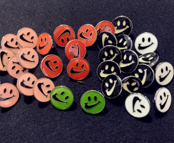 2PC Smiley Swoosh Logo Shoe Lace Buckle
