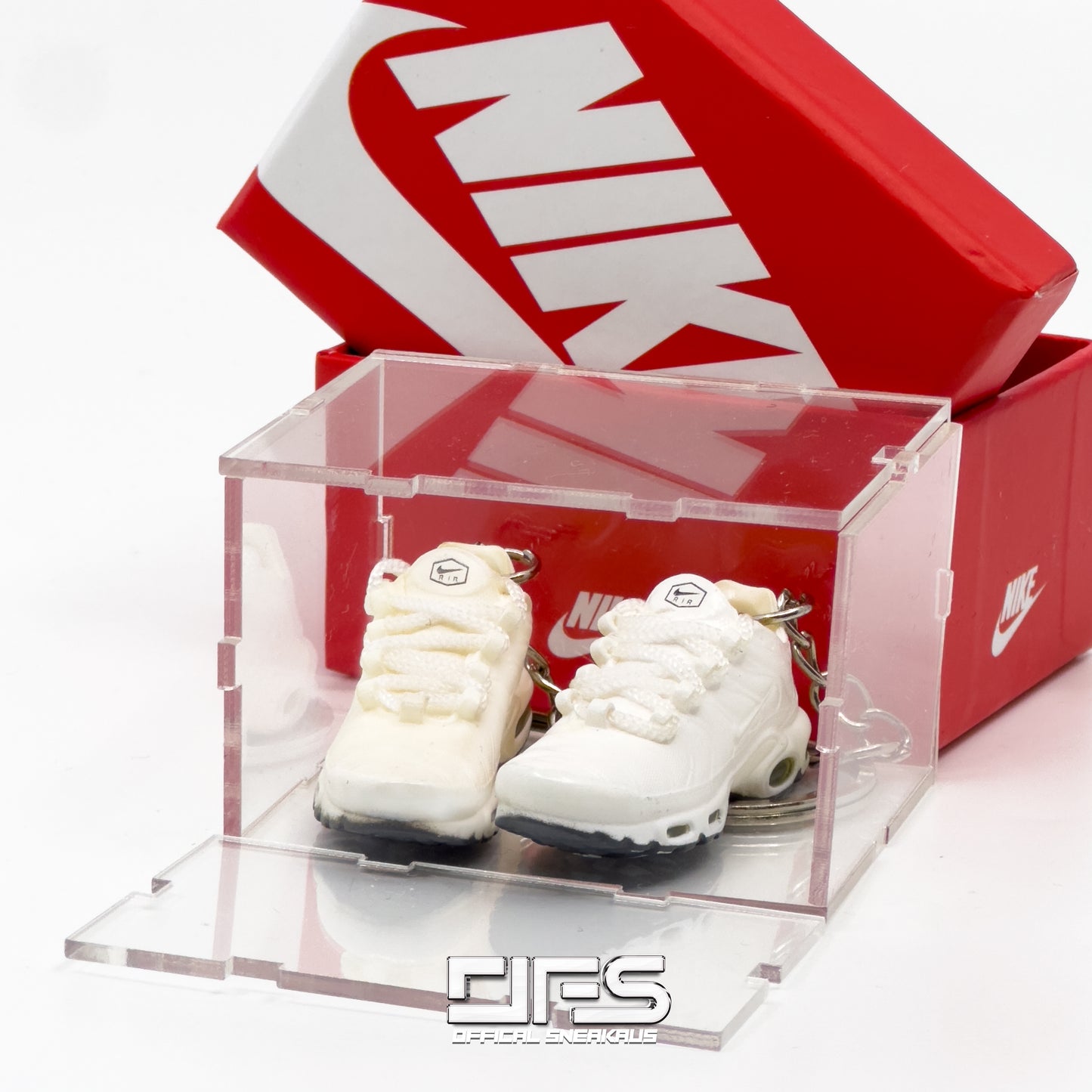TN Keychain: All White Caspers