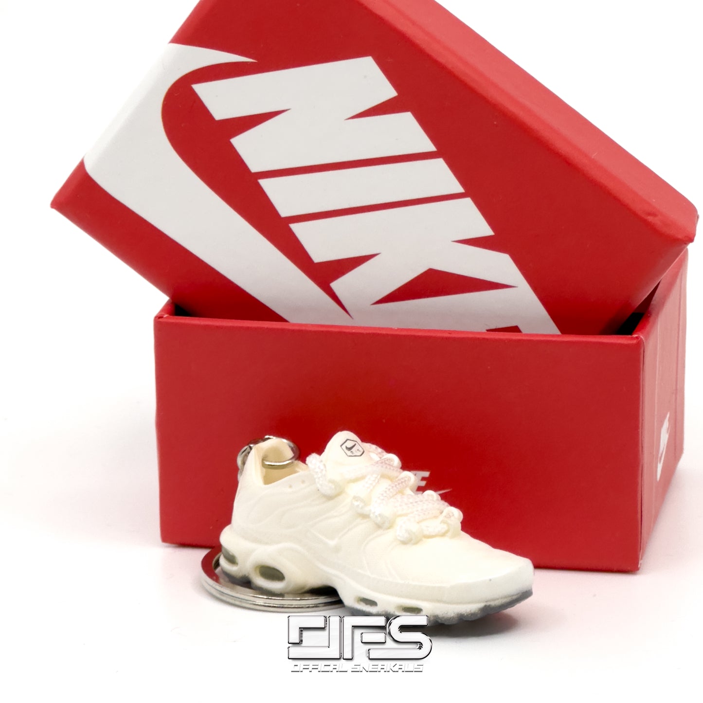 TN Keychain: All White Caspers
