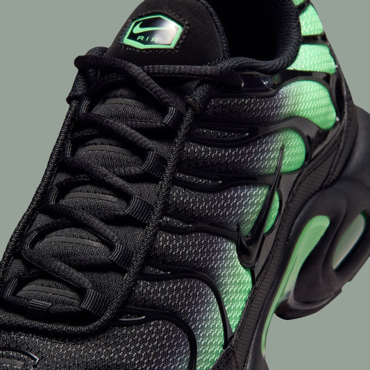 Nike Air Max Plus Black Illusion Green SKU / Style Code: DM0032-043