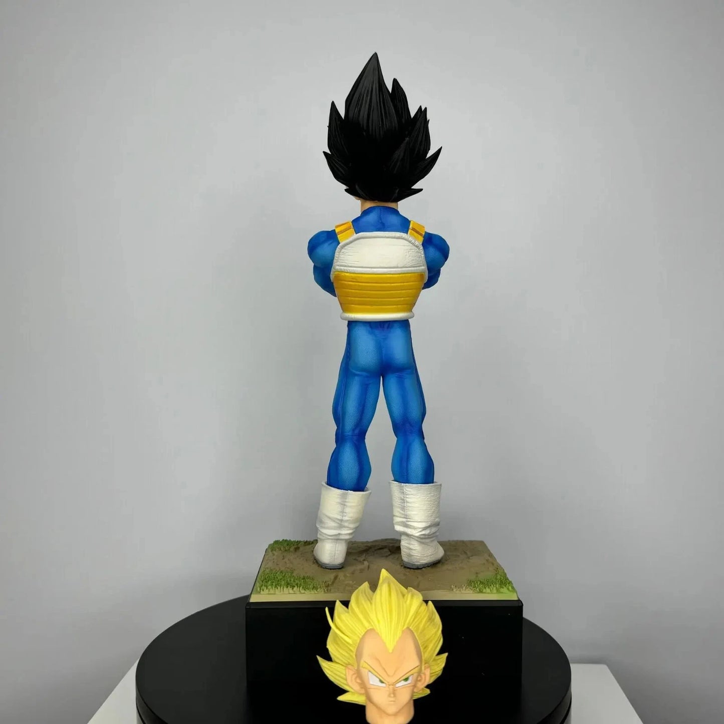 Vegeta Super Saiyan Statue